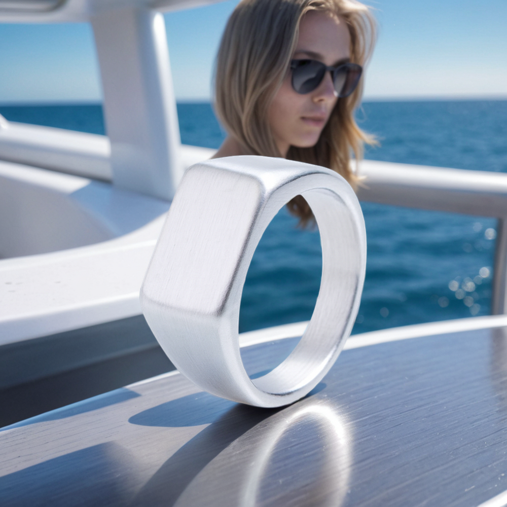 Revenant Ring – Argent Silver