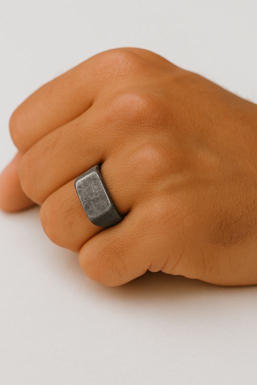 Revenant Ring – Ancient Patina